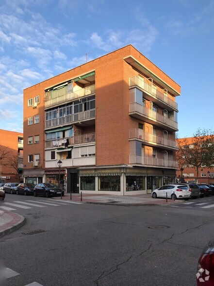 Calle Oriente, 8, Fuenlabrada, Madrid for sale - Building Photo - Image 2 of 2