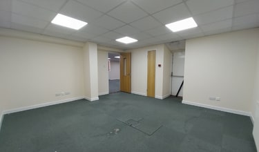 16 Kirkgate, Batley for lease Interior Photo- Image 2 of 4