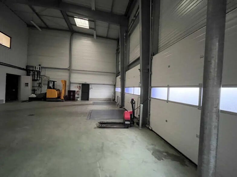 Flex in Bédée for lease - Building Photo - Image 2 of 4