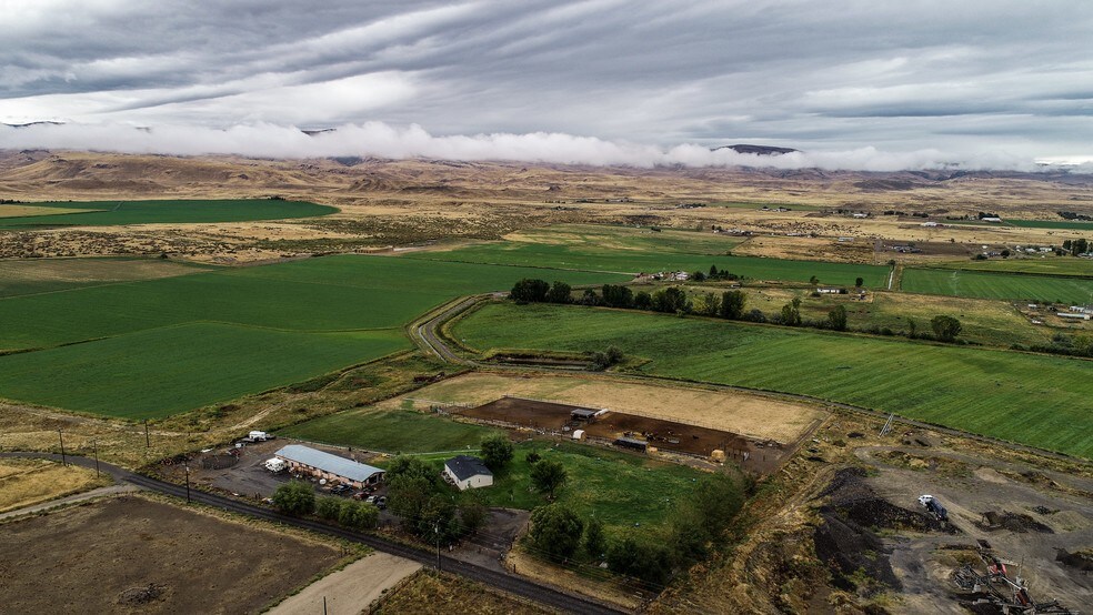 9519 Sleepy Hollow Dr, Melba, ID 83641