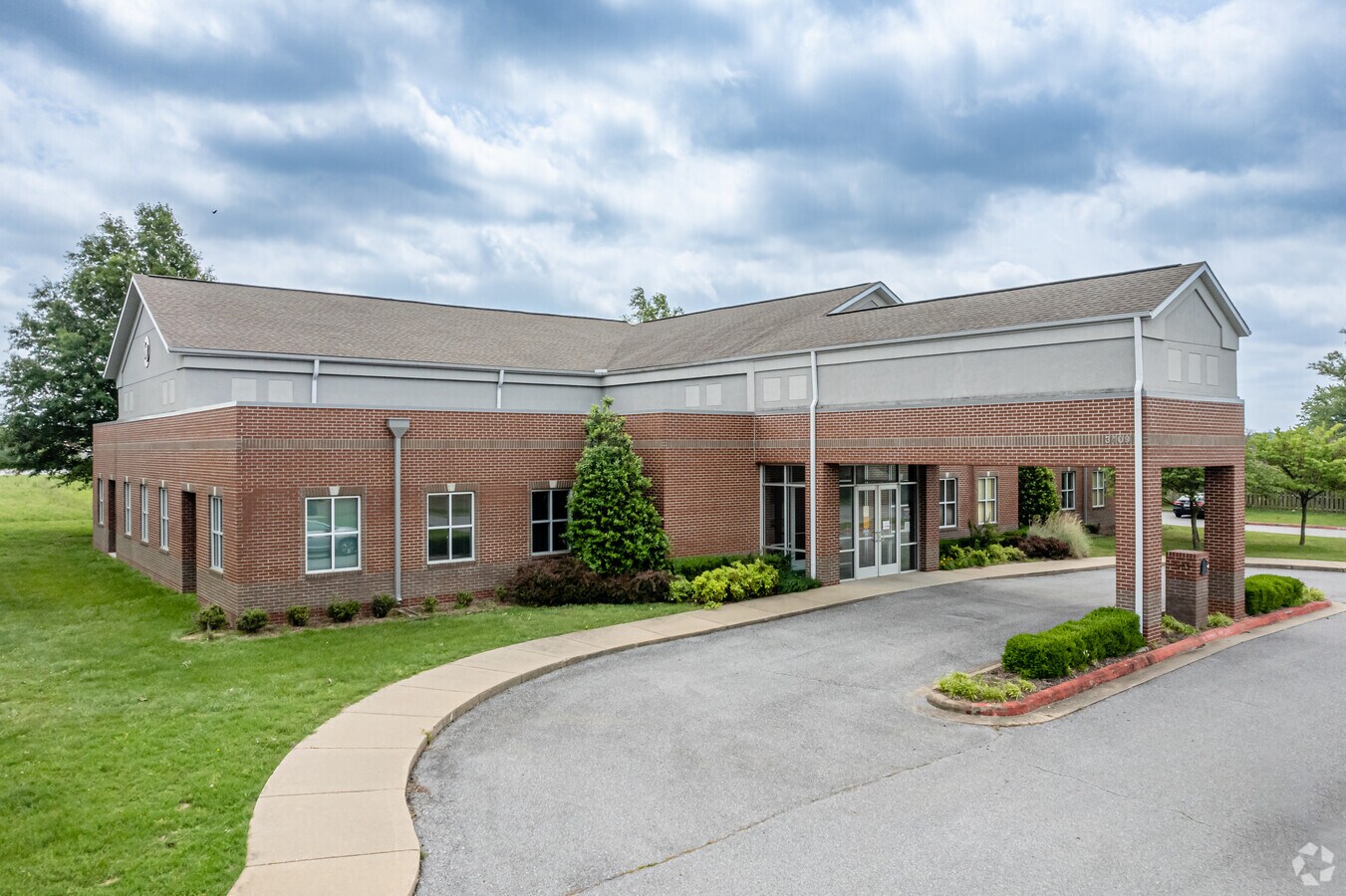 3409 Elm Springs Rd, Springdale, AR 72762