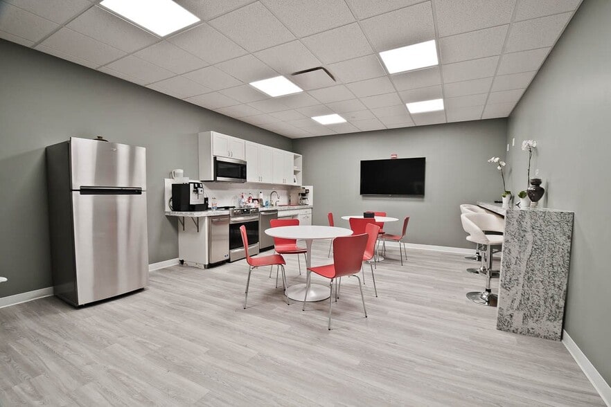 1116 S Walton Blvd, Bentonville, AR for lease - Lobby - Image 3 of 25