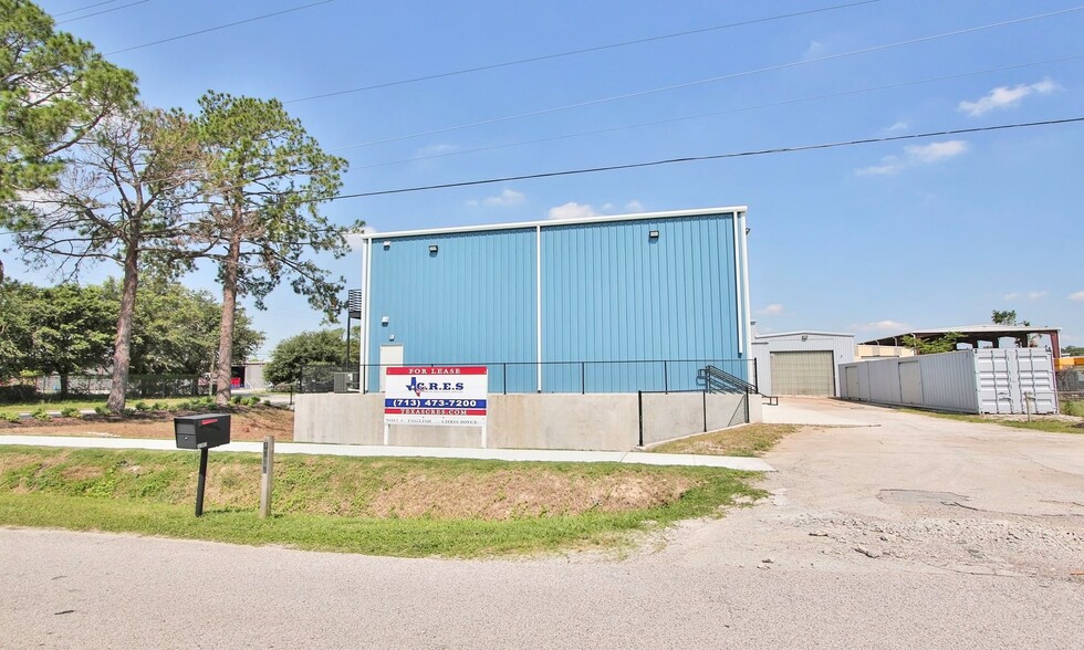 4303 Southerland Rd, Houston, TX for lease - Building Photo - Image 3 of 19