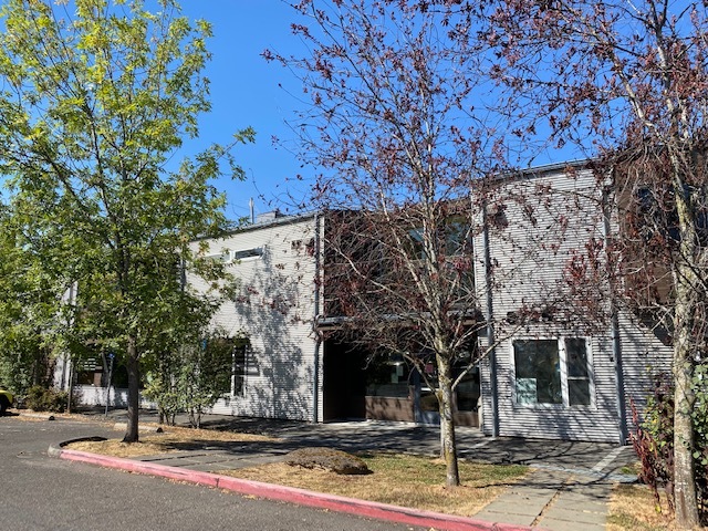 8725 NE Emerson St, Portland, OR for lease - Building Photo - Image 2 of 6