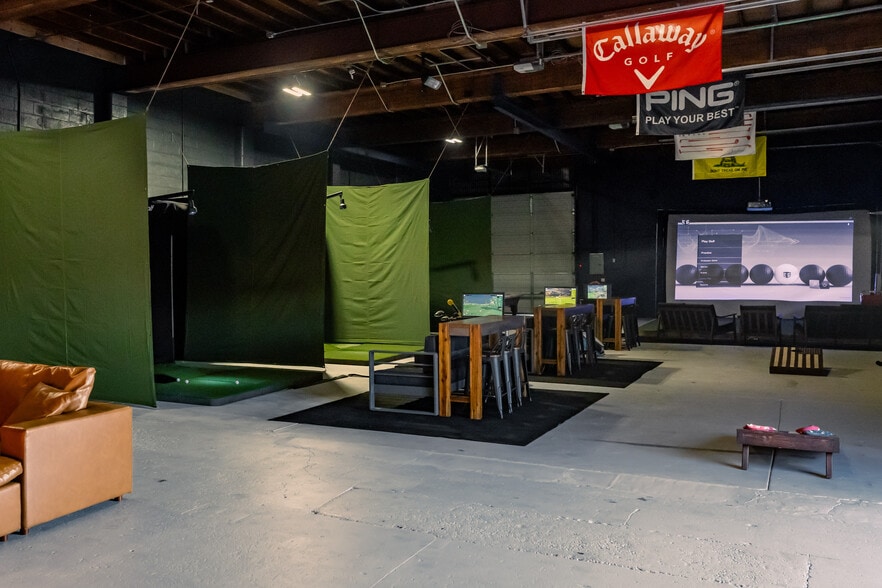 1807 NE Diamond Lake Blvd, Roseburg, OR for lease - Building Photo - Image 2 of 2