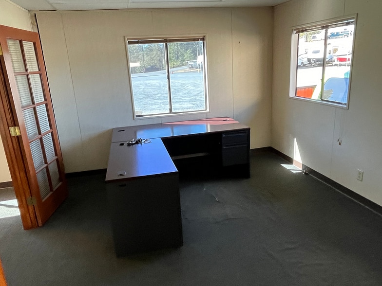 11452 E Bennett Rd, Grass Valley, CA for lease - Building Photo - Image 2 of 18