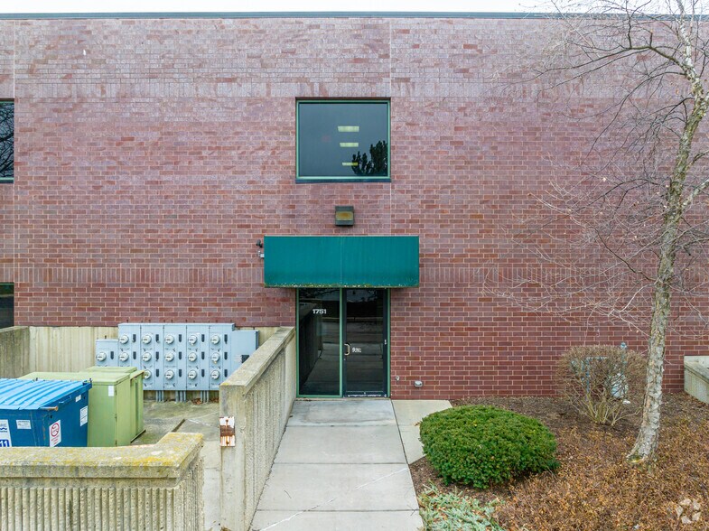 1751 S Naperville Rd, Wheaton, IL for lease - Building Photo - Image 1 of 4