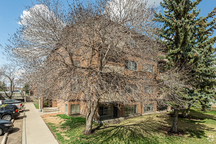 Victoria Trail Condominiums portfolio of 2 properties for sale on LoopNet.com - Primary Photo - Image 2 of 2