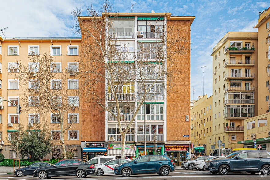 Calle de Francisco Silvela, 92, Madrid, Madrid for lease - Primary Photo - Image 1 of 2