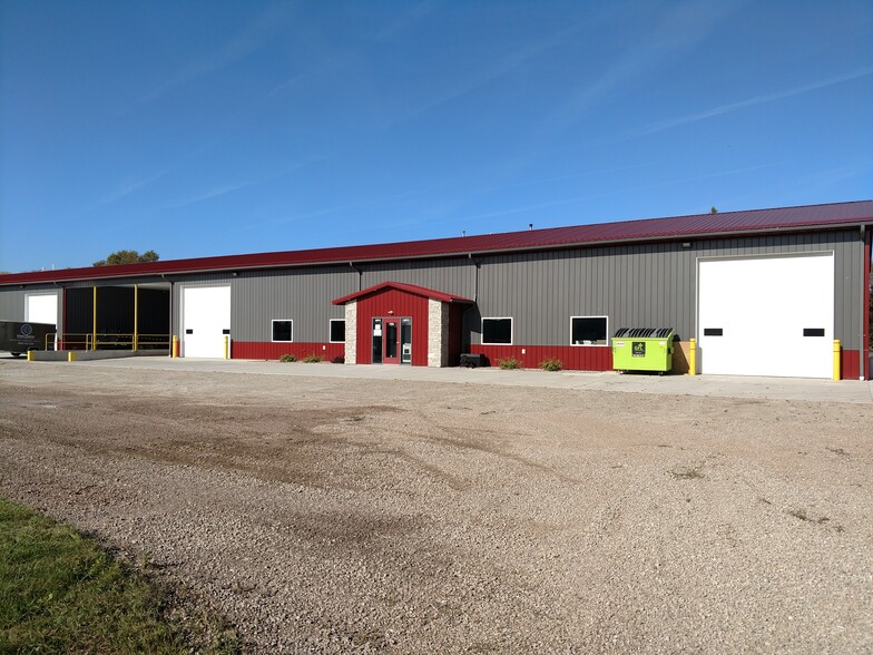 7278 Commerce Plaza Dr, Neenah, WI for lease - Building Photo - Image 3 of 9