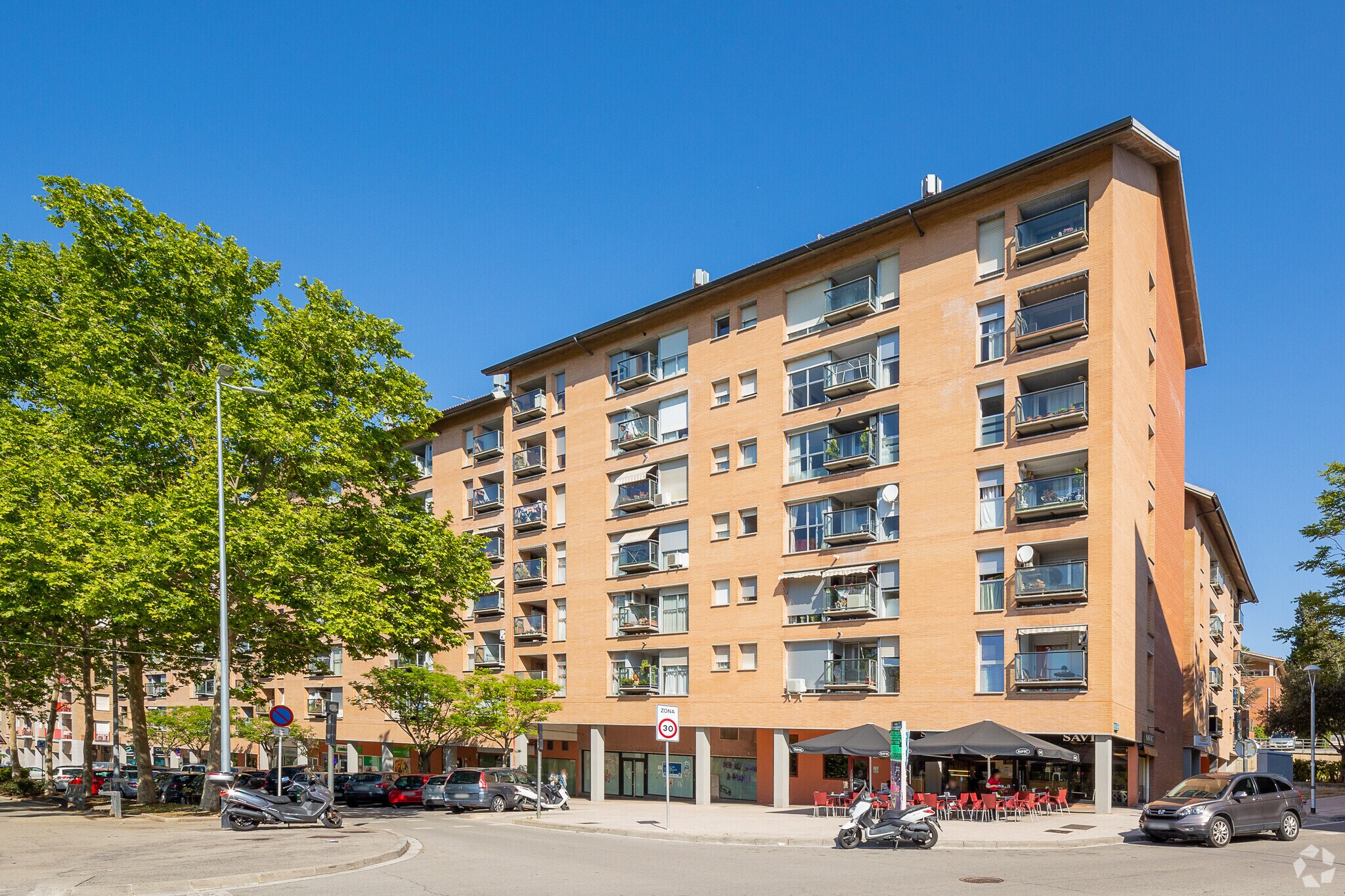 Avinguda de Canaletes, 31, Cerdanyola del Vallès, Barcelona for sale Primary Photo- Image 1 of 1