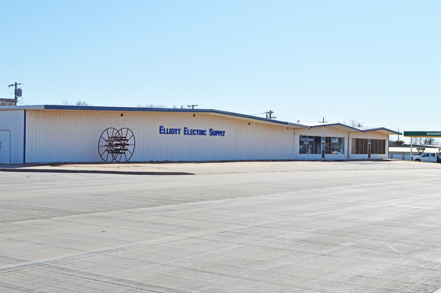 211 S 4th St, Clinton, OK for sale - Building Photo - Image 1 of 1