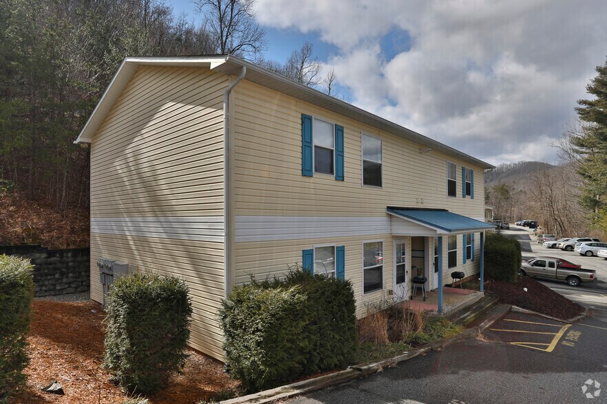 93 Citadel Dr, Cullowhee, NC 28723