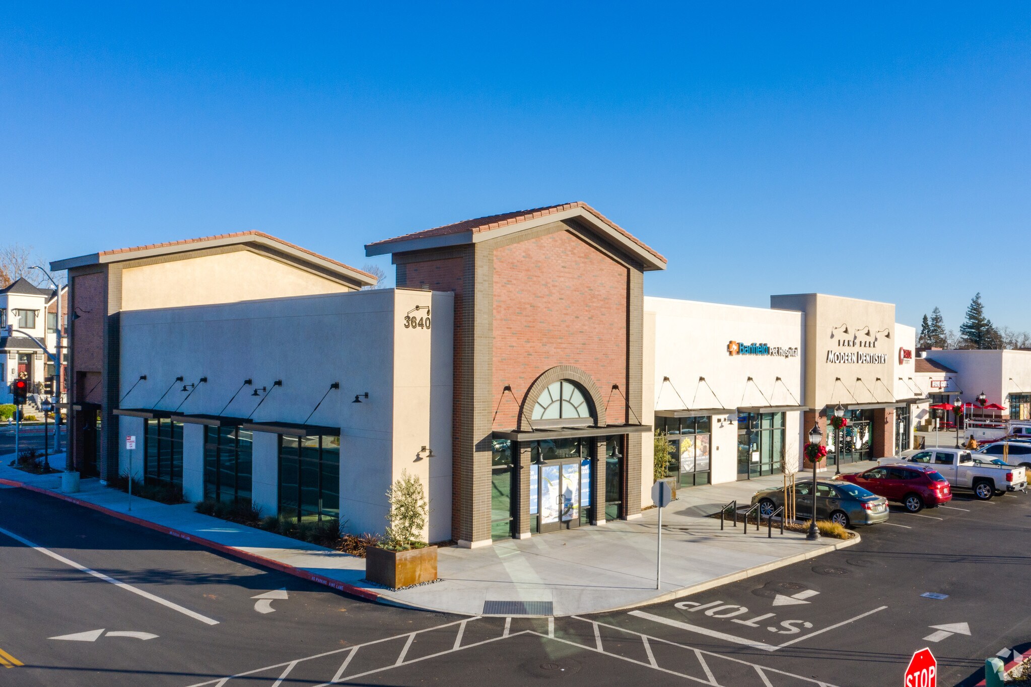 3680 Crocker Dr, Sacramento, CA 95818 Crocker Village Shopping Center