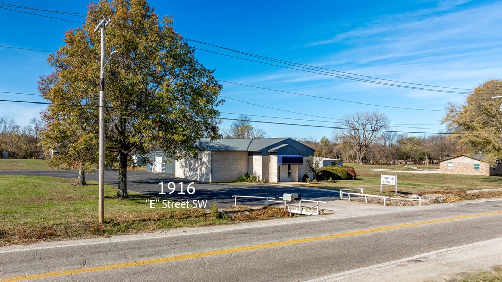 1916 E St NW, Miami, OK for sale - Building Photo - Image 3 of 48
