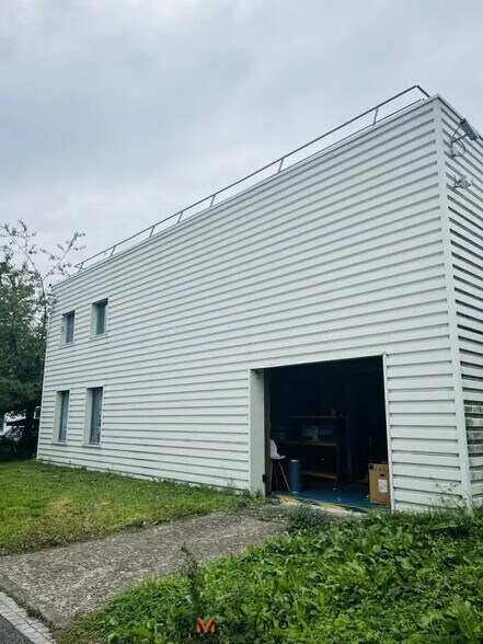 Flex in Croissy-sur-Seine for sale - Building Photo - Image 2 of 7