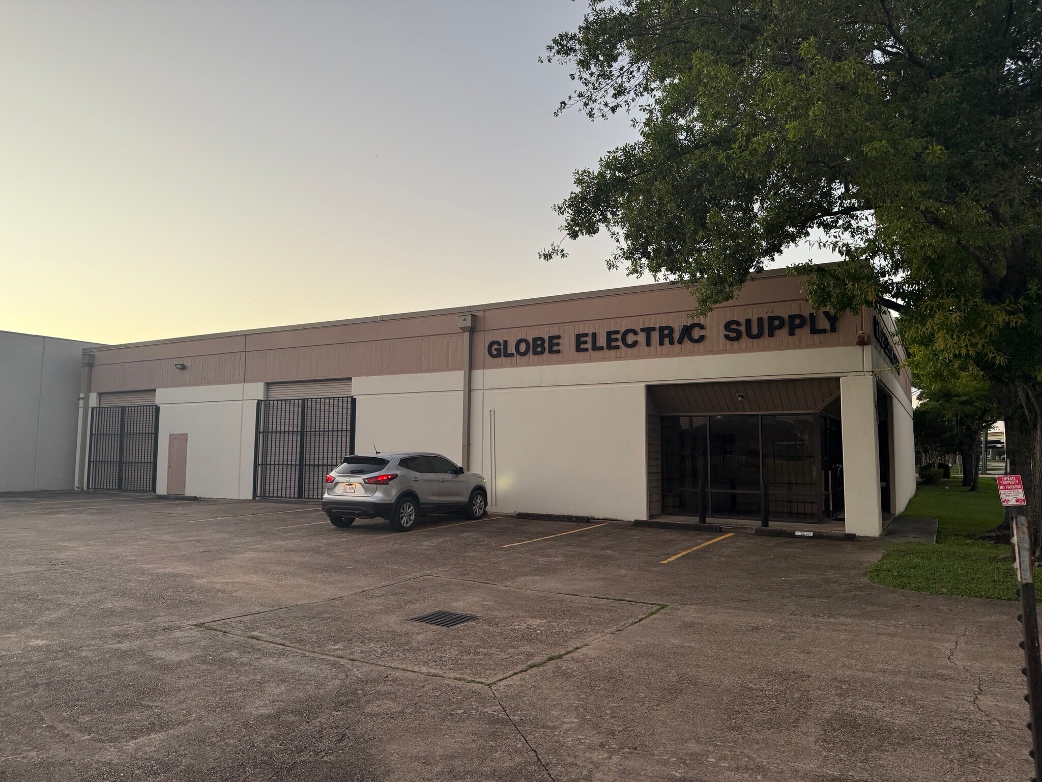 10902 Roark Rd, Houston, TX for lease Building Photo- Image 1 of 10