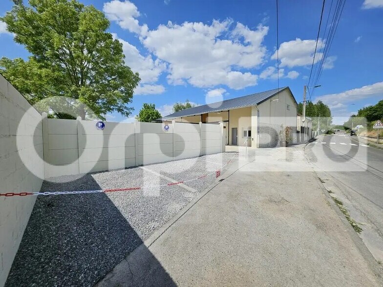 Flex in Fismes for lease - Building Photo - Image 3 of 11