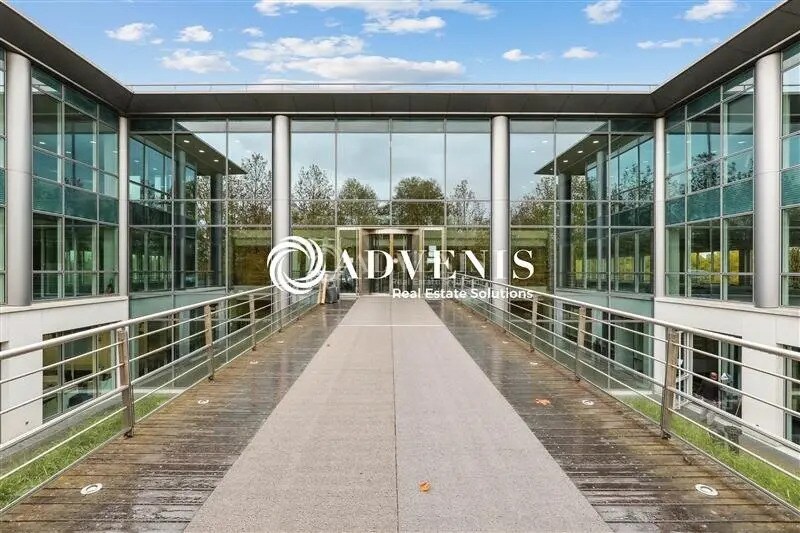 Office in Roissy-en-France for lease Building Photo- Image 1 of 9