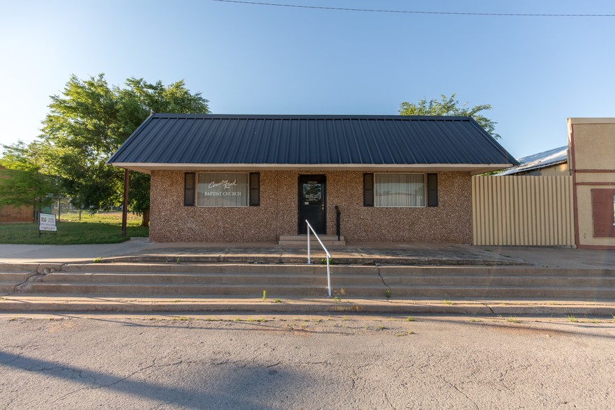 219 W James St, Sterling, OK for sale - Building Photo - Image 1 of 1