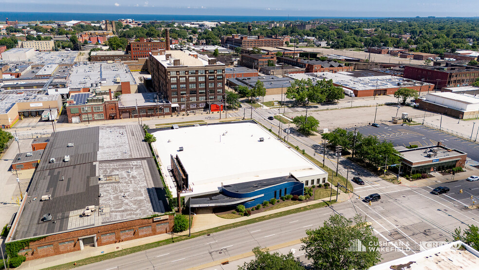 1906 E 40th St, Cleveland, OH for sale - Building Photo - Image 2 of 6