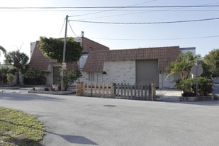 984 SW 13th Ct, Pompano Beach FL - Warehouse