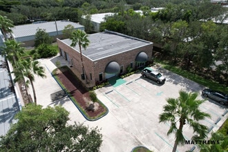 1474 Rail Head Blvd, Naples, FL for lease Interior Photo- Image 2 of 3