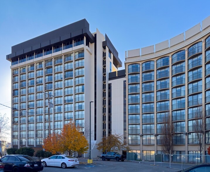 Lattice Apartments & North Tower portfolio of 2 properties for sale on LoopNet.com - Building Photo - Image 2 of 11