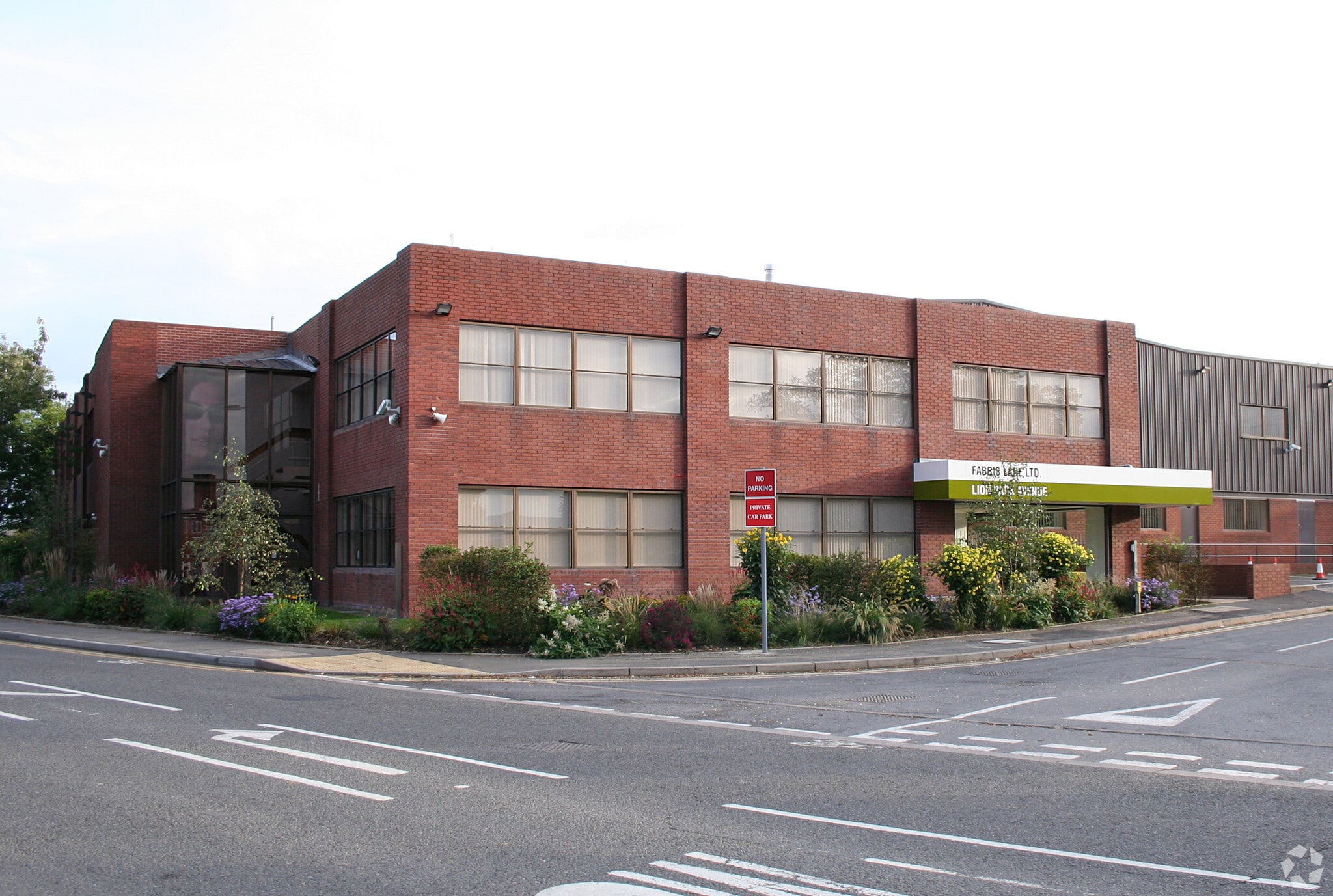 1 Lion Park Ave, Chessington for sale Primary Photo- Image 1 of 1