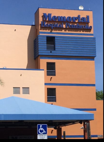 2231 N University Dr, Pembroke Pines, FL for lease - Building Photo - Image 2 of 5