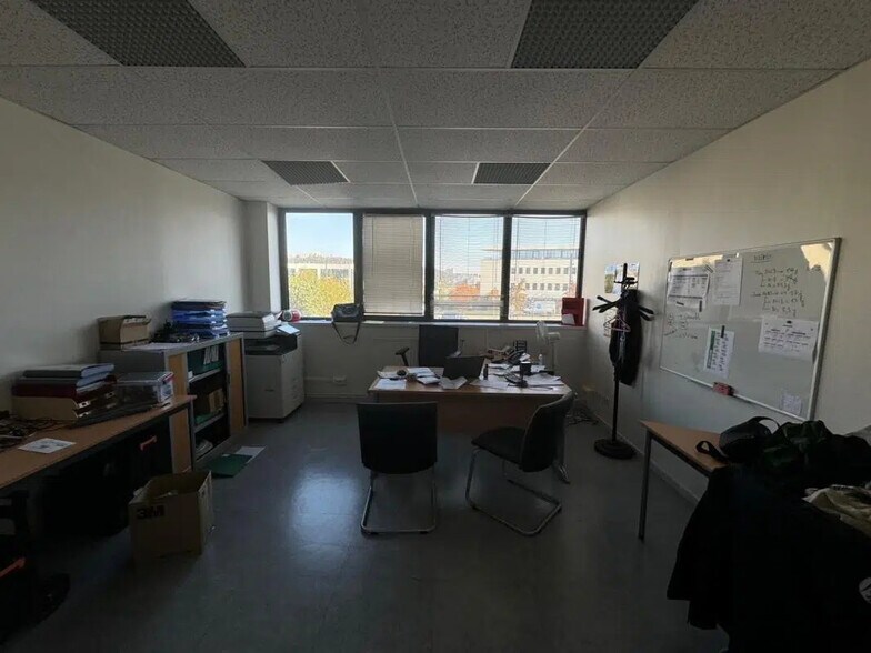 Office in Saint-Étienne for lease - Interior Photo - Image 3 of 5