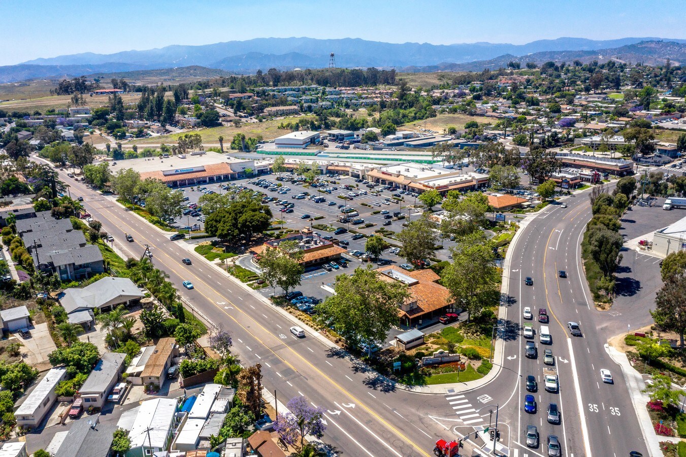 1133 S Mission Rd, Fallbrook, CA 92028