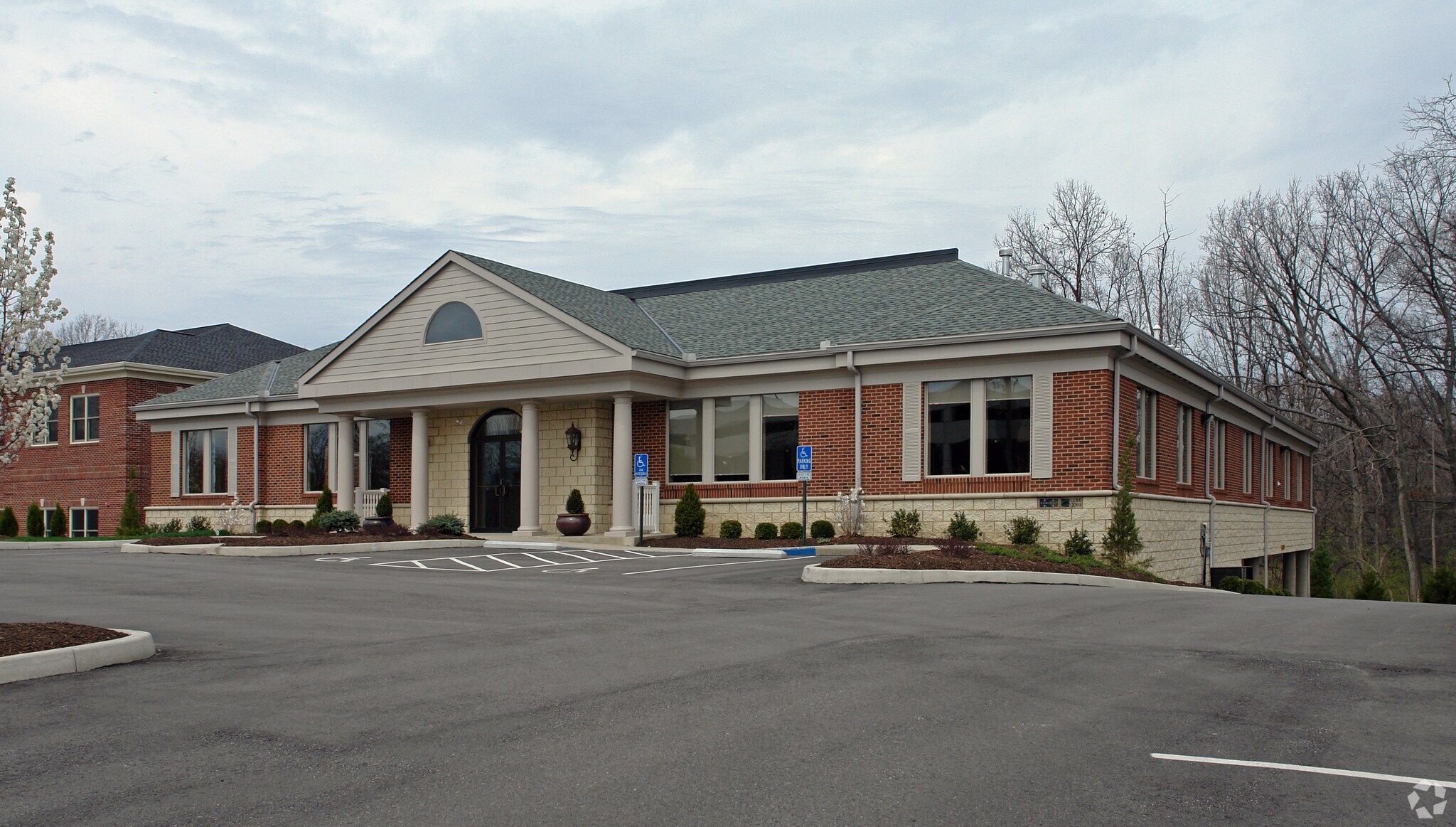 5240 E Galbraith Rd, Cincinnati, OH 45236 5240 E Galbraith Road