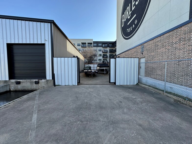 130 N Wilson St, Burleson, TX for sale - Building Photo - Image 3 of 14