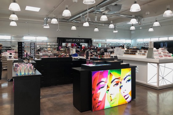 2721 W Magnolia Blvd, Burbank, CA for lease - Building Photo - Image 2 of 12