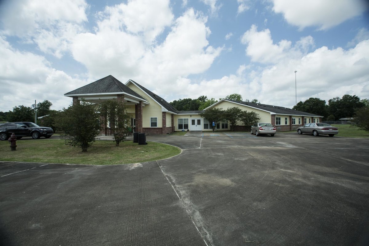 212 Church St, Ville Platte, LA for sale Building Photo- Image 1 of 1