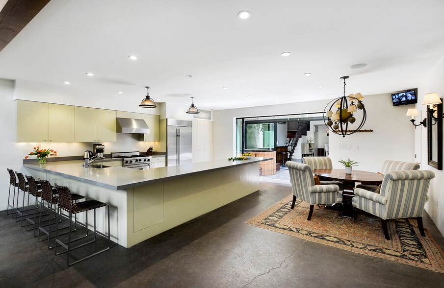 1719 Abbot Kinney Blvd, Venice, CA for lease - Building Photo - Image 2 of 3