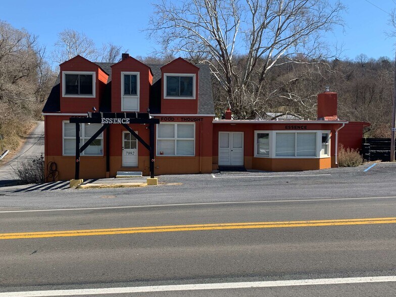 7892 Stonewall Jackson Hwy, Front Royal, VA for sale - Building Photo - Image 1 of 1