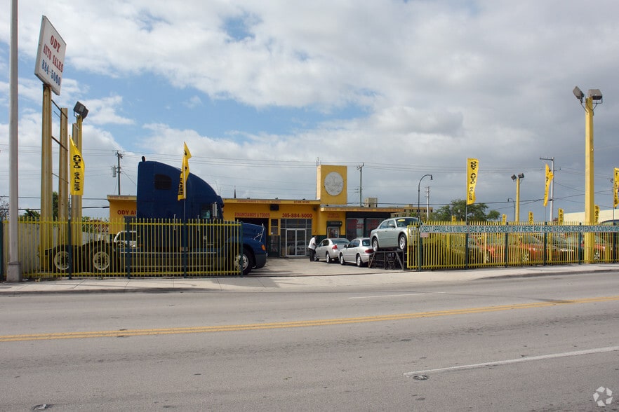 100 E 9th St, Hialeah, FL for sale - Primary Photo - Image 1 of 1