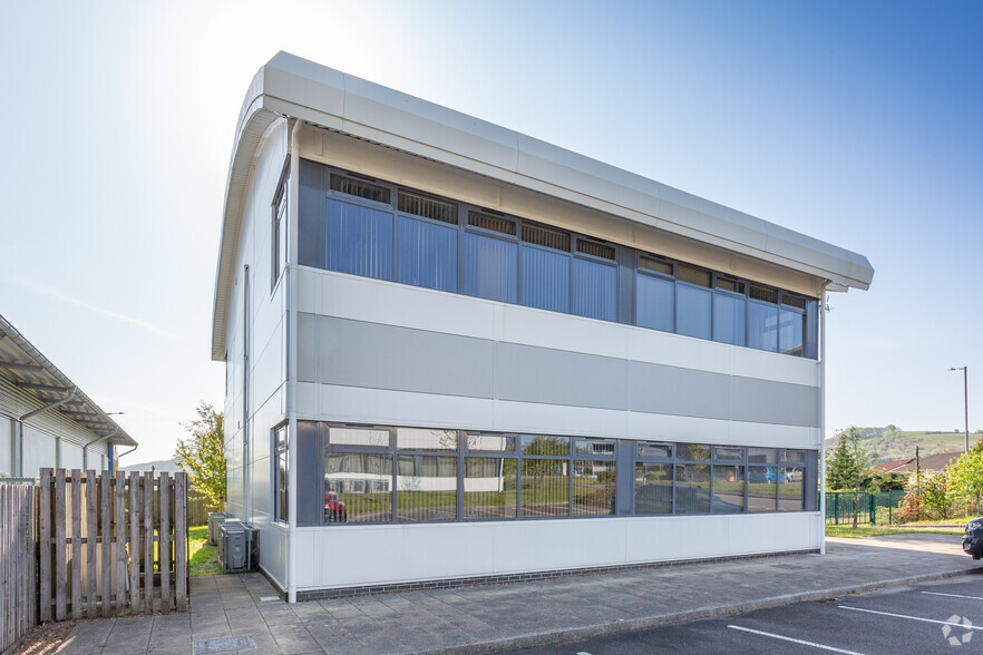 9 Beddau Way, Caerphilly for lease - Building Photo - Image 2 of 2