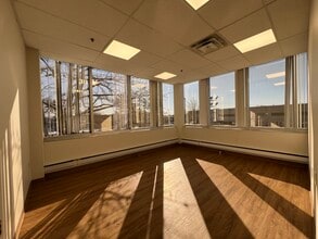 400 Sylvan Ave, Englewood Cliffs, NJ for lease Interior Photo- Image 2 of 5