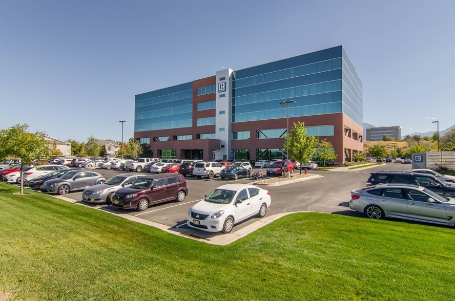 230 W Towne Ridge Pky, Sandy, UT for sale - Building Photo - Image 1 of 1