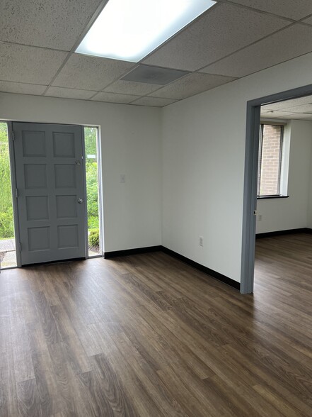 2250 Murrell Rd, Lynchburg, VA for lease - Interior Photo - Image 2 of 5