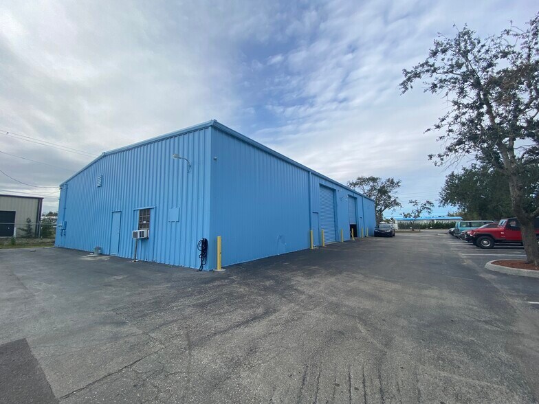 1615116171 Pine Ridge Rd, Fort Myers, FL 33908 Pine Ridge Industrial Center
