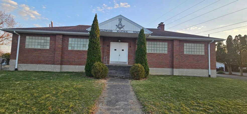 210 Wolf Ave, Englewood, OH for sale - Building Photo - Image 1 of 1