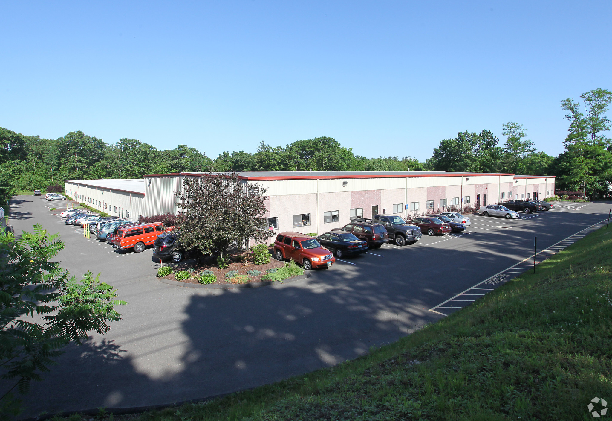 353-359 Christian St, Oxford, CT for lease Primary Photo- Image 1 of 4