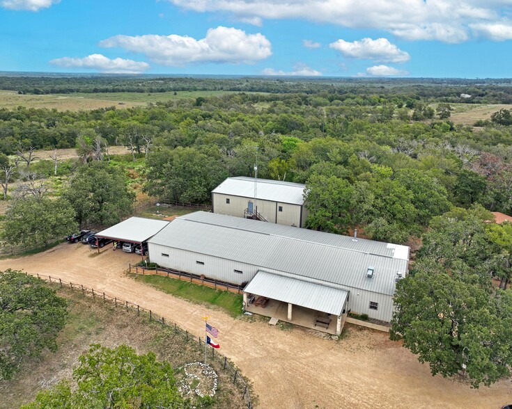 2274 County Road 203 Loop, Cameron, TX for sale - Primary Photo - Image 1 of 3