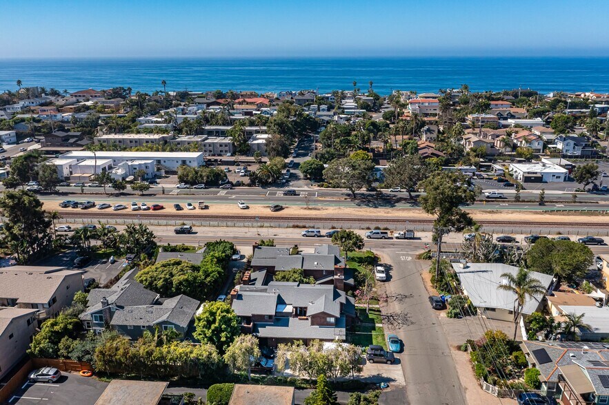 1093 N Vulcan Ave, Encinitas, CA 92024 Leucadia Townhomes