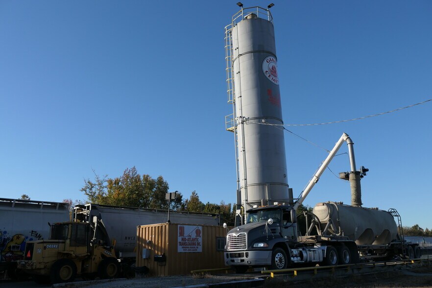 800 Constitution Ave, Portsmouth, VA for lease - Building Photo - Image 3 of 17