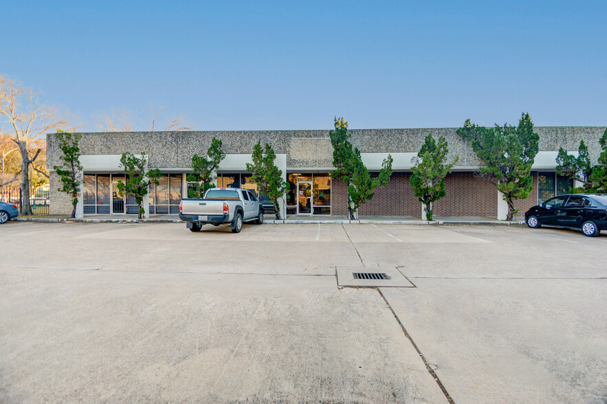 5800 Corporate Dr, Houston, TX for sale - Building Photo - Image 1 of 1